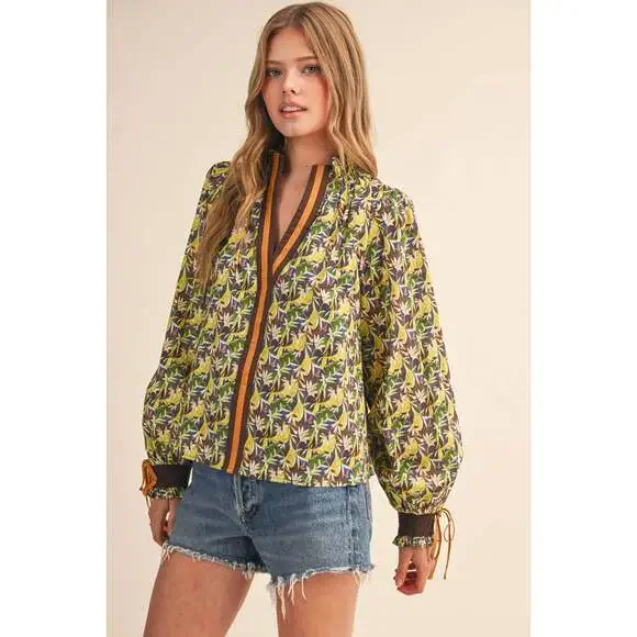 CONTRAST NECKLINE SMOCKED PUFF SLEEVE TOP - Picture 2 of 7